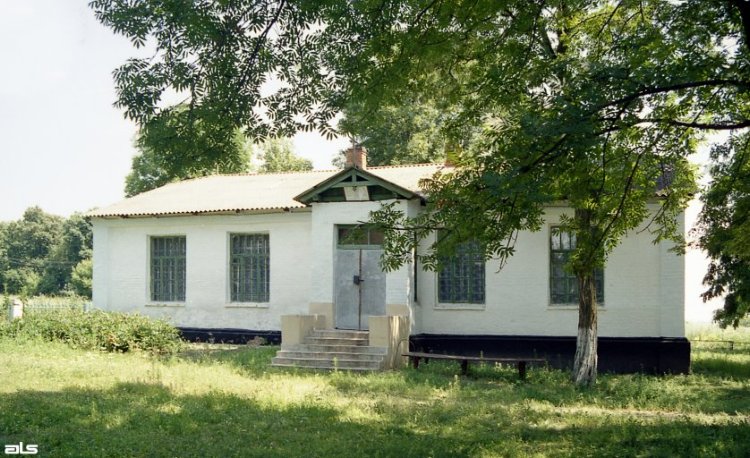 Церковь Покрова Пресвятой Богородицы, Карасевка (Богодуховский район, Украина, Харьковская область). фасады, Временный храм