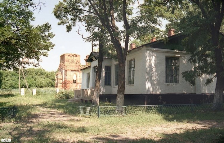 Церковь Покрова Пресвятой Богородицы, Карасевка (Богодуховский район, Украина, Харьковская область). фасады, Временный храм