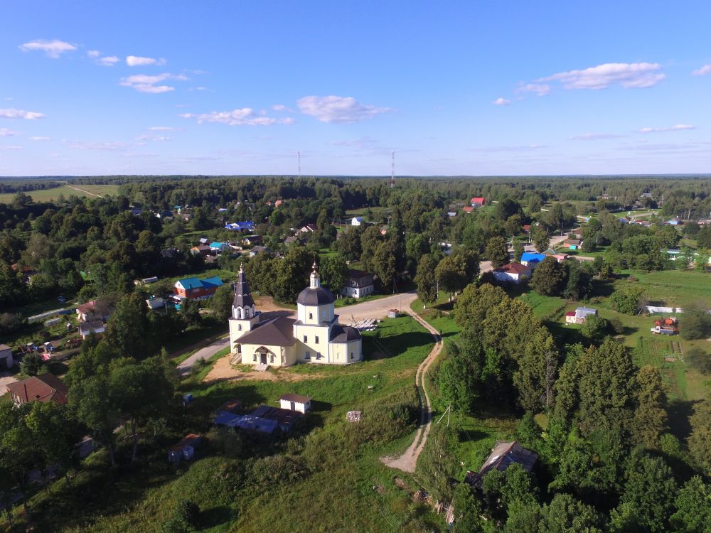 Церковь Николая Чудотворца, Серпейск (Мещовский район, Калужская область). общий вид в ландшафте