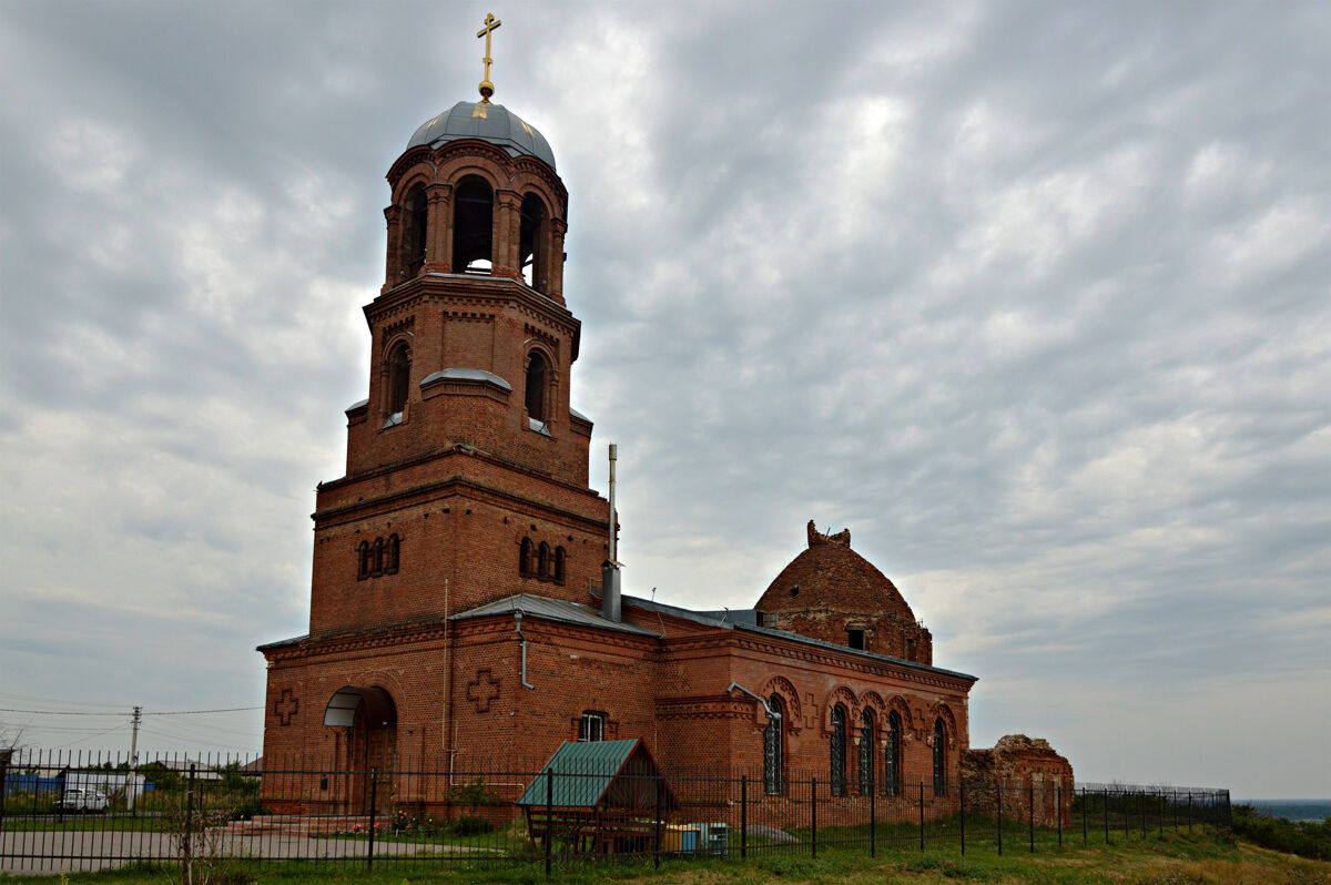 Церковь Покрова Пресвятой Богородицы, Бобров (Бобровский район, Воронежская область). фасады