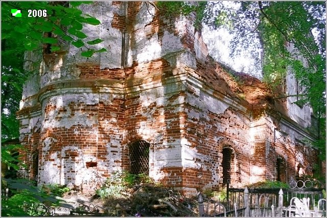 Церковь Иоанна Богослова, Меркутино (Вязниковский район, Владимирская область). фасады, Северо-восточный угол церкви в уровне первого яруса