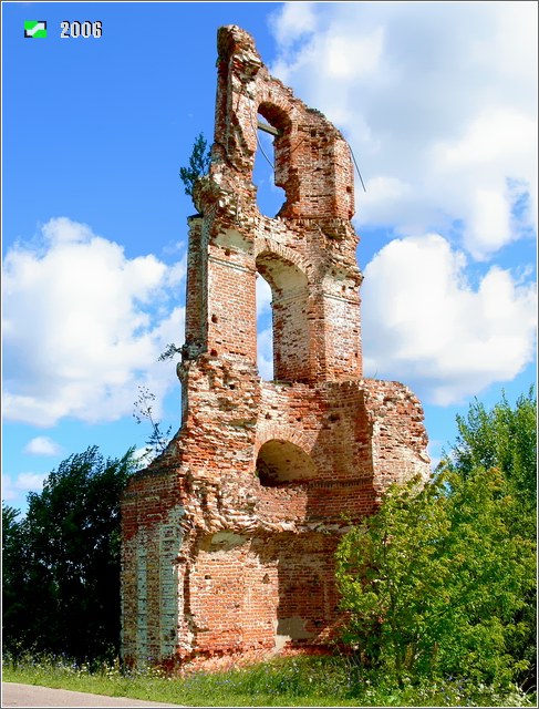 Церковь Николая Чудотворца, Курково (Замотринский Погост) (Селивановский район, Владимирская область). архитектурные детали, Половинка колокольни