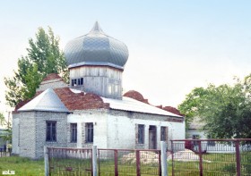 Гусаровка. Церковь Троицы Живоначальной