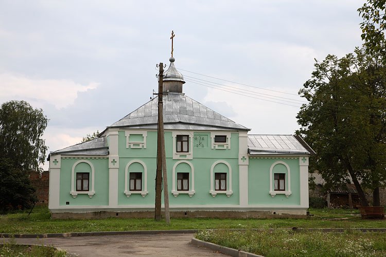 Искра. Георгиевский монастырь. Церковь Новомучеников и исповедников Церкви Русской. фасады