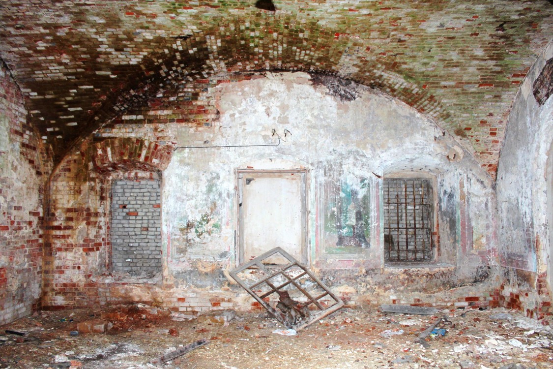 Церковь Анны Праведной, Доброе (Суворовский район, Тульская область). интерьер и убранство, Северный фасад трапезной в интерьере
