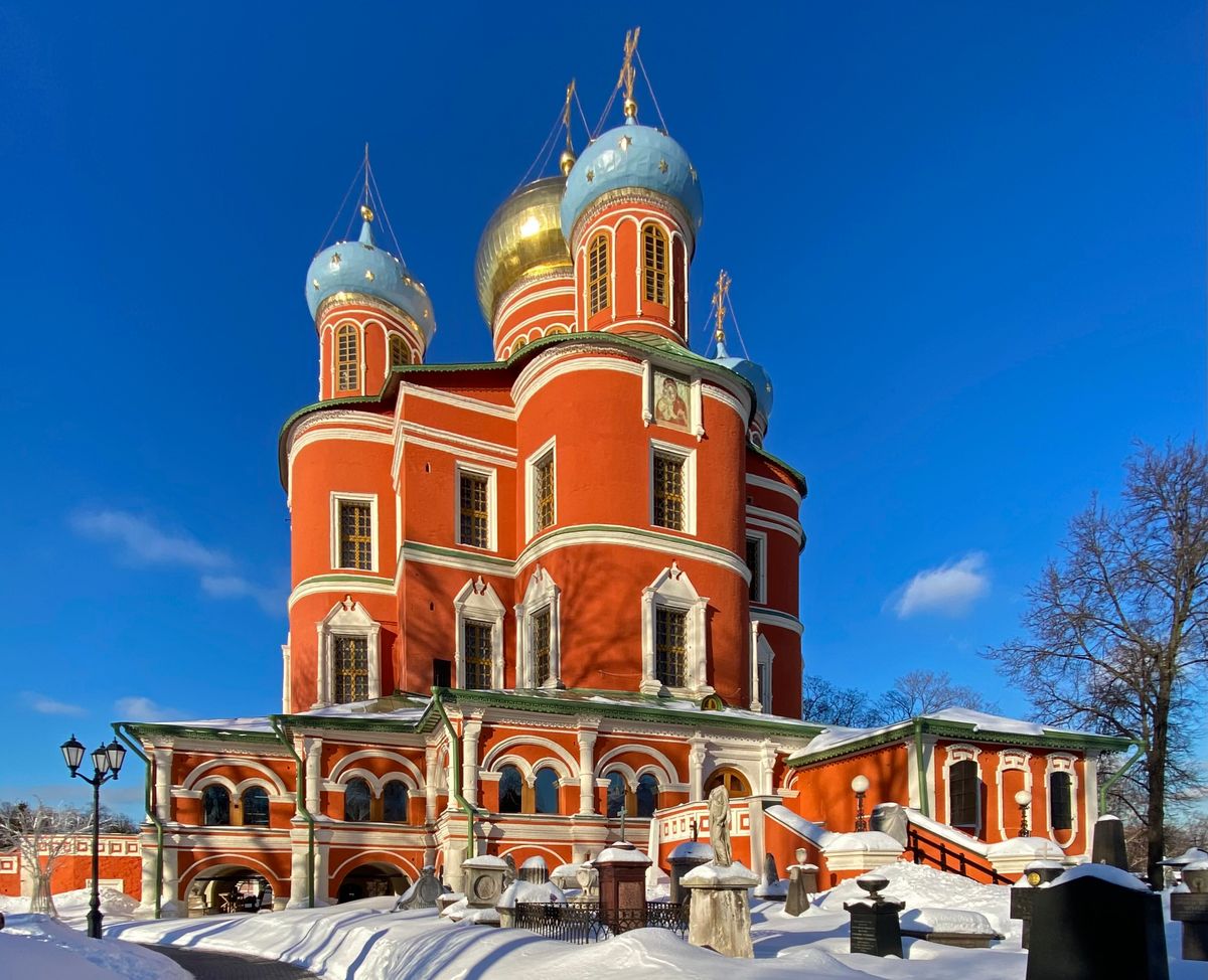 Вид с юго-запада, фасады. Донской монастырь.  Большой собор Донской иконы Божией Матери, Донской (Южный административный округ (ЮАО), г. Москва)