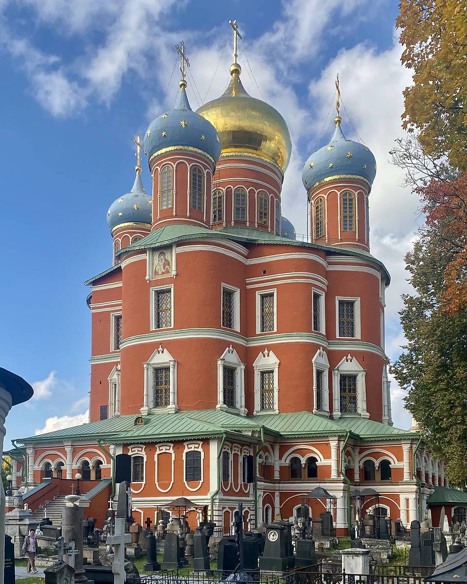 Вид с ЮВ, фасады. Донской монастырь.  Большой собор Донской иконы Божией Матери, Донской (Южный административный округ (ЮАО), г. Москва)