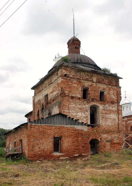Георгиевский монастырь. Церковь Георгия Победоносца, Искра (Мещовский район, Калужская область). фасады