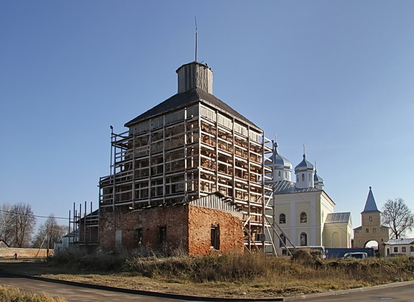Георгиевский монастырь. Церковь Георгия Победоносца, Искра (Мещовский район, Калужская область). фасады