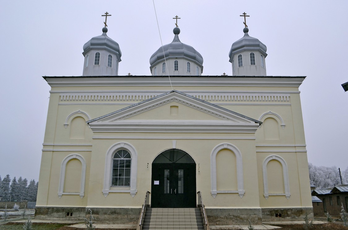 Искра. Георгиевский монастырь. Собор Петра и Павла. фасады