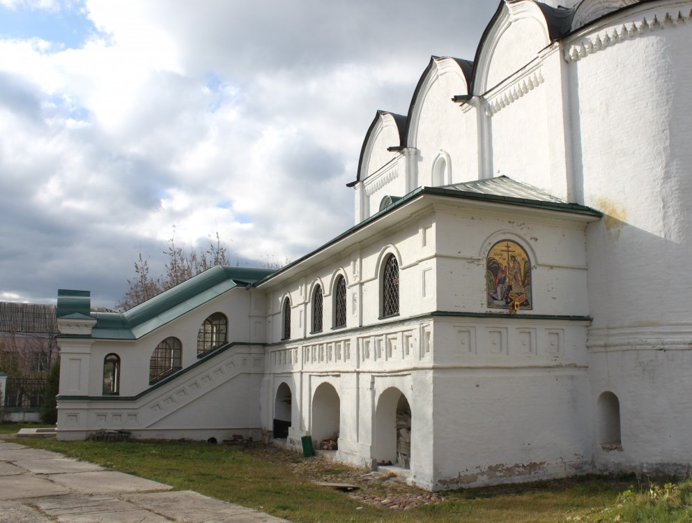 Благовещенский женский монастырь. Собор Благовещения Пресвятой Богородицы, Киржач (Киржачский район, Владимирская область). архитектурные детали, Галерея южной стороны