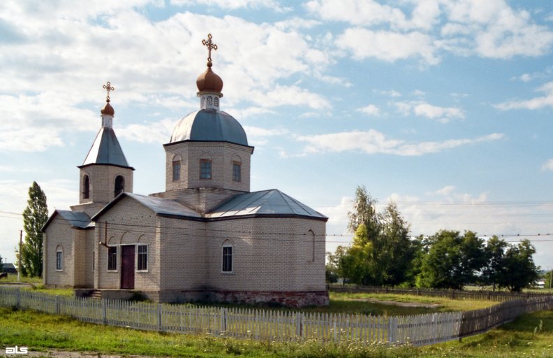 Церковь Георгия Победоносца, Николаевка (Купянский район, Украина, Харьковская область). фасады
