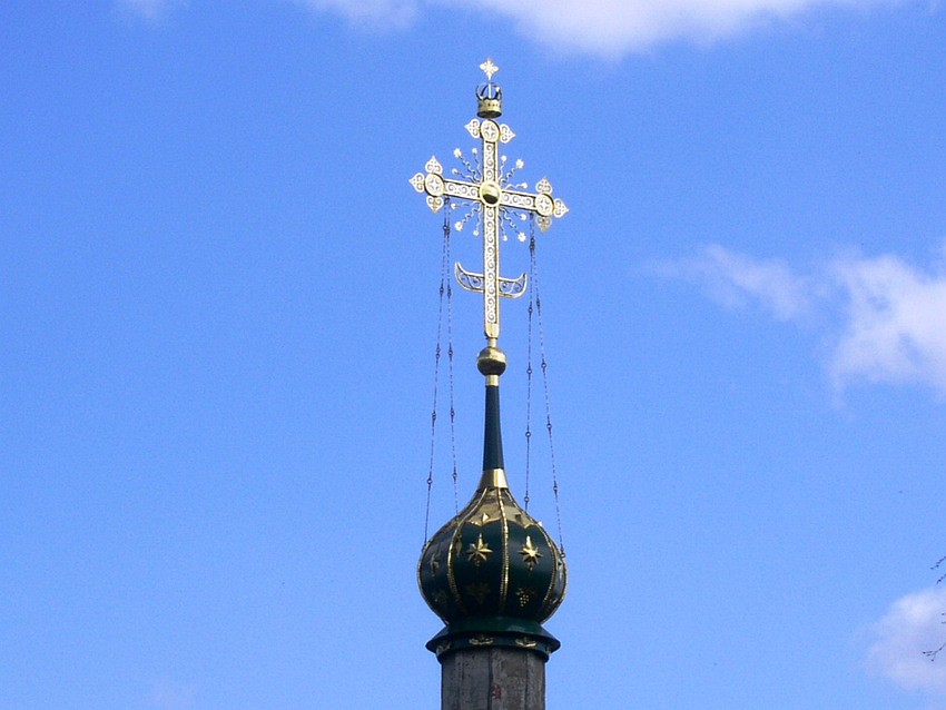 Церковь Рождества Иоанна Предтечи, Торопец (Торопецкий район, Тверская область). архитектурные детали, главка и крест колокольни после реставрации