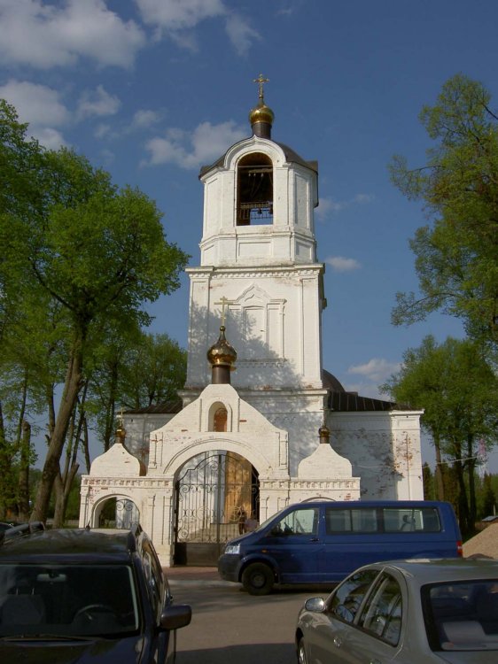 Локотня. Церковь Покрова Пресвятой Богородицы. фасады