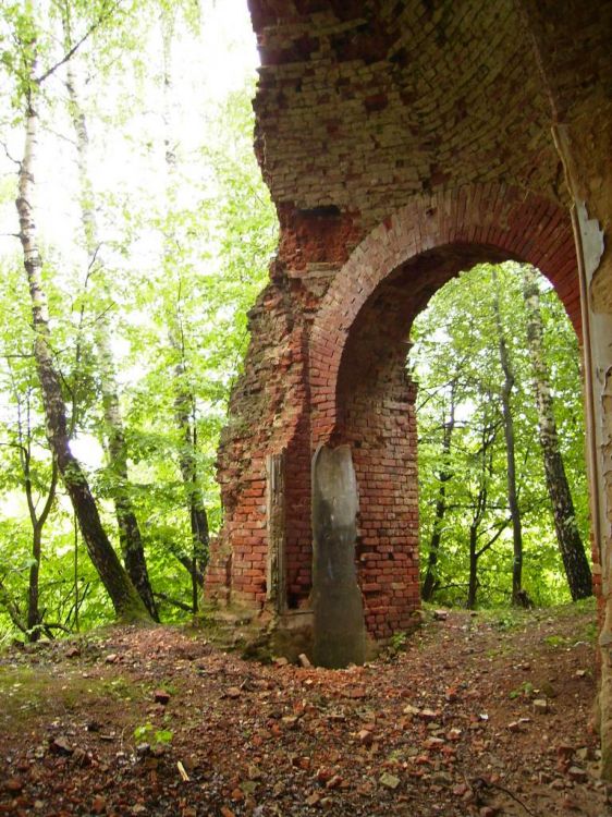 Церковь Вознесения Господня, Большая Каменка (Калуга, город, Калужская область). интерьер и убранство, Остатки  северной  стороны  храма  и  левого  придела  во  имя  Казанской  иконы  Божией  Матери