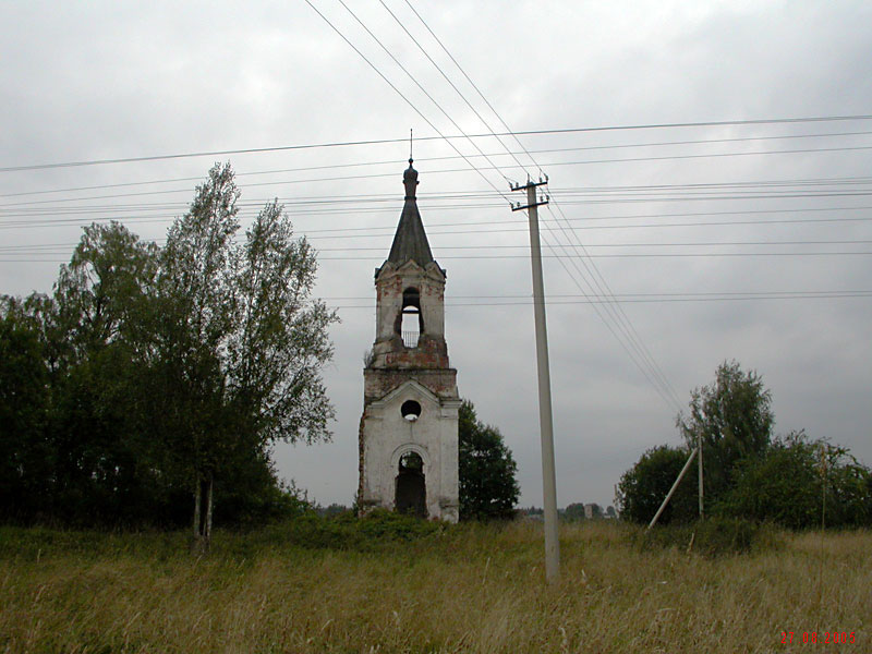 Церковь Покрова Пресвятой Богородицы, Красная Заря (Вышневолоцкий район и г. Вышний Волочёк, Тверская область). фасады