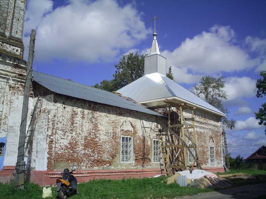 Церковь Воскресения Христова, Болотново (Родниковский район, Ивановская область). архитектурные детали