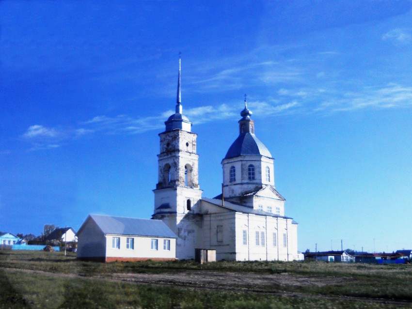Симбухово. Церковь Михаила Архангела. общий вид в ландшафте