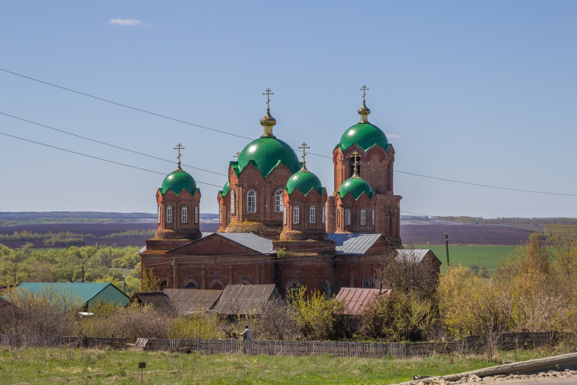 Церковь Троицы Живоначальной, Михайловка (Мокшанский район, Пензенская область). общий вид в ландшафте, Вид с трассы М5
