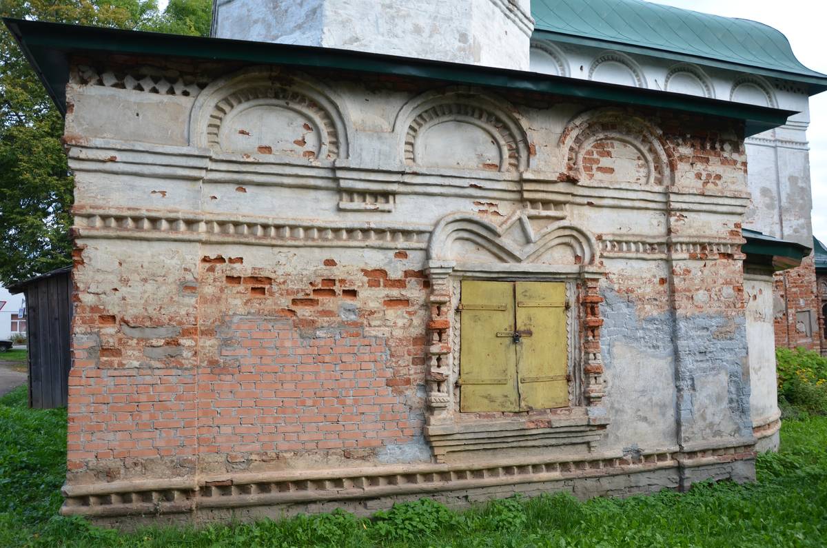 Церковь Рождества Иоанна Предтечи, Торопец (Торопецкий район, Тверская область). архитектурные детали