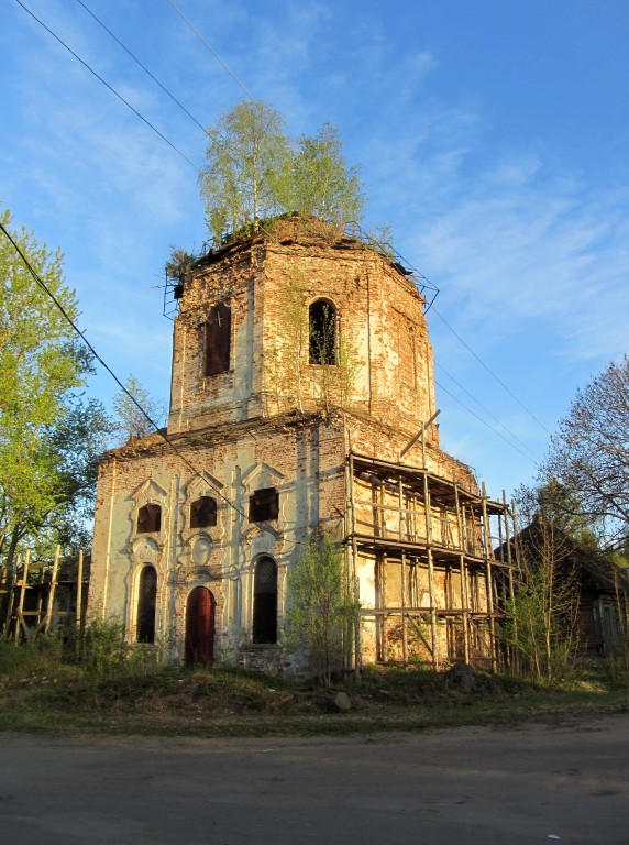 Торопец. Церковь Успения Пресвятой Богородицы. фасады