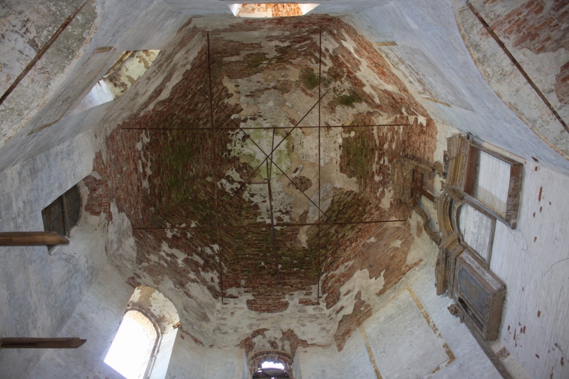 Церковь Успения Пресвятой Богородицы, Торопец (Торопецкий район, Тверская область). интерьер и убранство