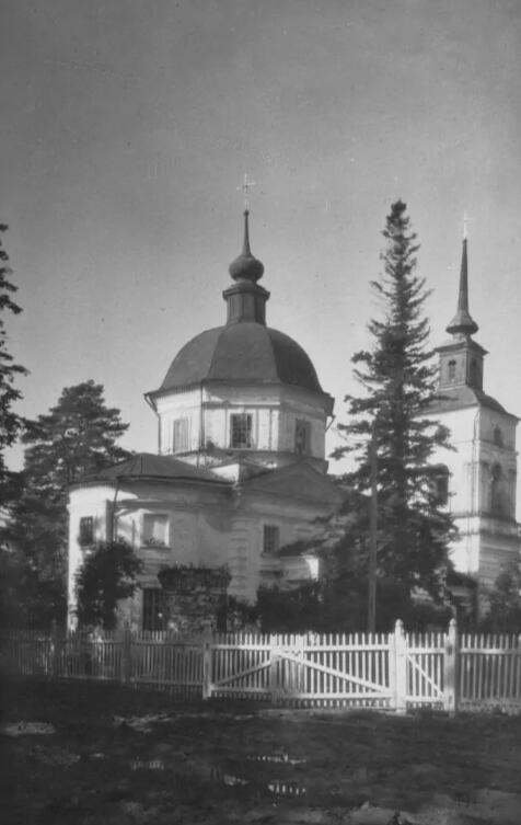 1948-1952 гг. С сайта: https://goskatalog.ru/portal/#/collections?id=35461853, архивная фотография. Церковь Николая Чудотворца, Подьячево (Дмитровский городской округ, Московская область)