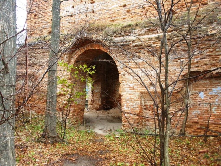 Церковь Георгия Победоносца на Поляне, Галкино (Калуга, город, Калужская область). интерьер и убранство, Проход из средней части в основной объем храма