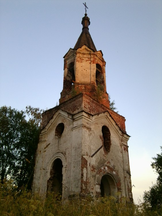 Церковь Покрова Пресвятой Богородицы, Красная Заря (Вышневолоцкий район и г. Вышний Волочёк, Тверская область). фасады