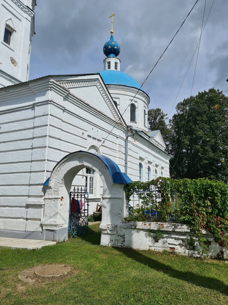 Церковь Воздвижения Креста Господня, Костерёво (Петушинский район, Владимирская область). архитектурные детали, Вид с юго-запада