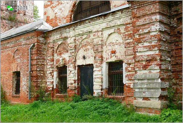 Церковь Преображения Господня, Новый Спас (Петушинский район, Владимирская область). архитектурные детали, Основной объём, южный вход