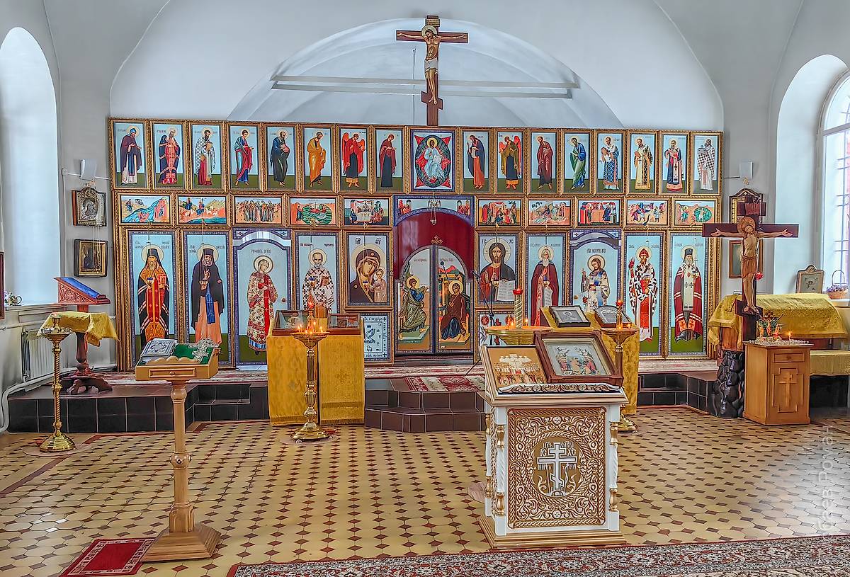 Вид на солею и иконостас, интерьер и убранство. Церковь Казанской иконы Божией Матери, Марково, село (Петушинский район, Владимирская область)