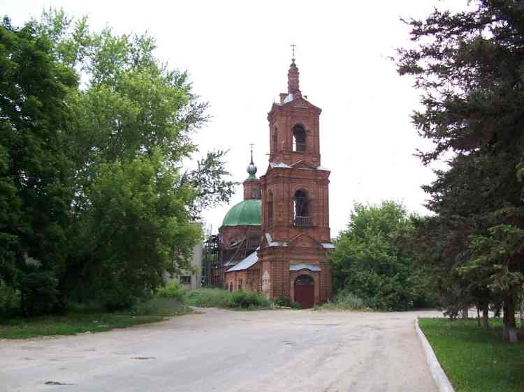 Лебедянь. Собор Казанской иконы Божией Матери (Старо-Казанский). фасады, Старо-Казанский Собор Лебедяни со стороны площади городской больницы