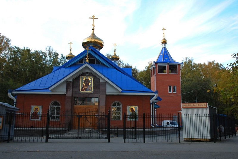 Церковь Успения Пресвятой Богородицы, Новосибирск (Новосибирск, город, Новосибирская область). фасады, Обновленный вид церкви с новой звонницей