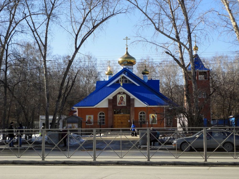 Церковь Успения Пресвятой Богородицы, Новосибирск (Новосибирск, город, Новосибирская область). фасады, Северо-восточная сторона. Вид с проспекта Дзержинского