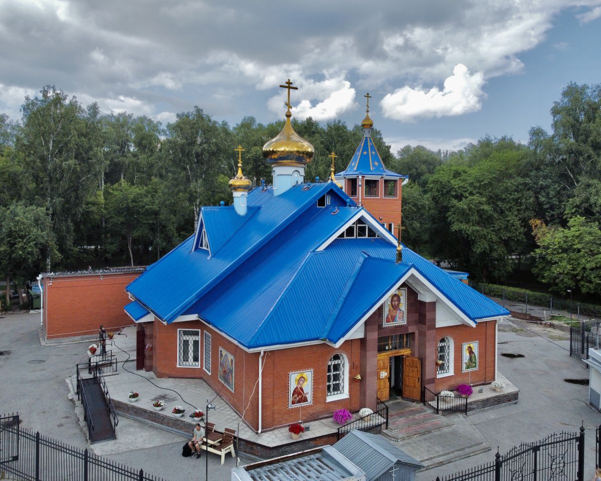 Церковь Успения Пресвятой Богородицы, Новосибирск (Новосибирск, город, Новосибирская область). фасады, Вид с юга