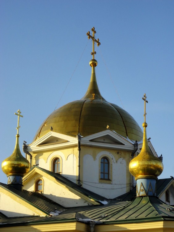 Кафедральный собор Вознесения Господня, Новосибирск (Новосибирск, город, Новосибирская область). архитектурные детали, Завершение основного объёма храма. Вид с юго-востока