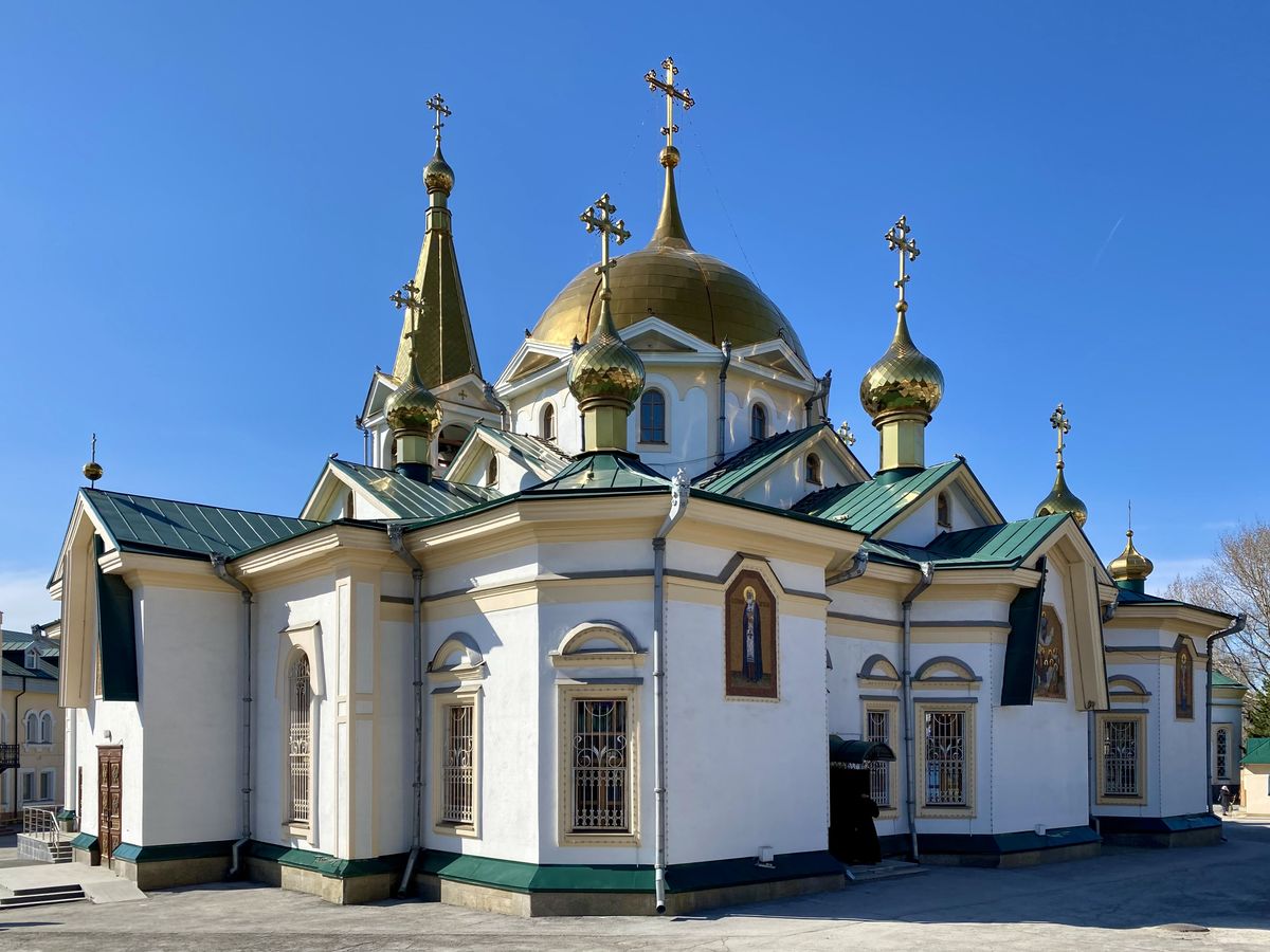 Вид с юго-востока, фасады. Кафедральный собор Вознесения Господня, Новосибирск (Новосибирск, город, Новосибирская область)