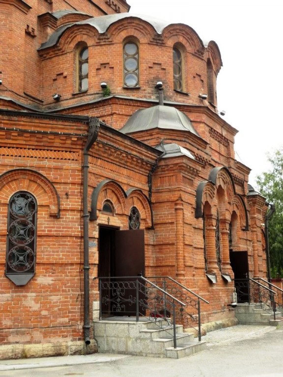 Новосибирск. Собор Александра Невского. архитектурные детали, Северная сторона храма 