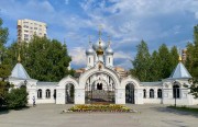 Церковь Абалацкой иконы Божией Матери "Знамение", Главный вход на территории храма<br>, Новосибирск, Новосибирск, город, Новосибирская область