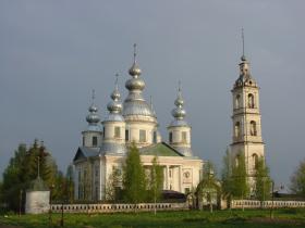 Острецово. Церковь Троицы Живоначальной