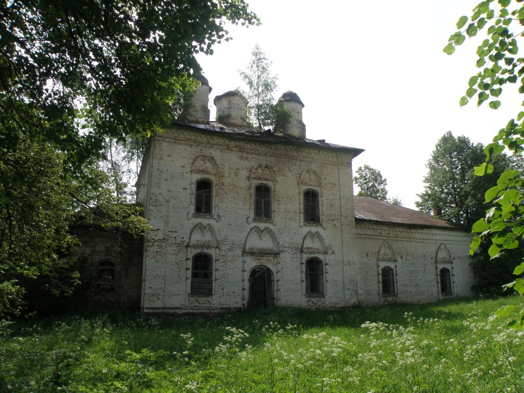 Усть-Нея. Церковь Воскресения Христова. фасады