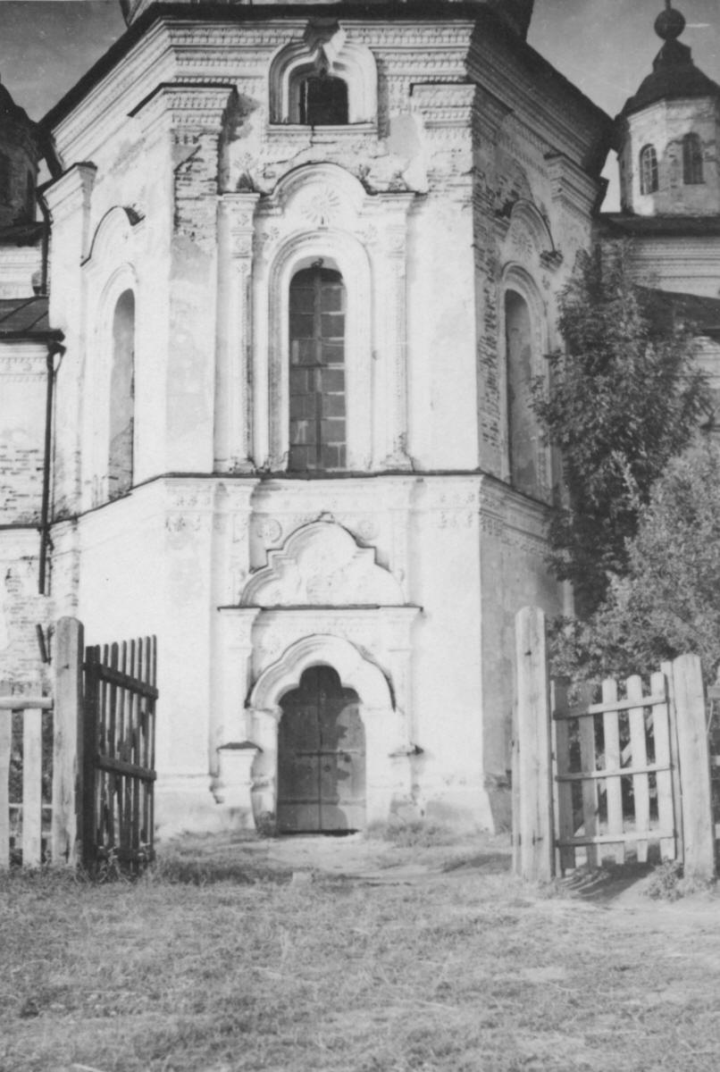 Церковь Преображения Господня, Великие Сорочинцы (Миргородский район, Украина, Полтавская область). архивная фотография, Фрагмент фасада.  Фото С.А. Таранушенко