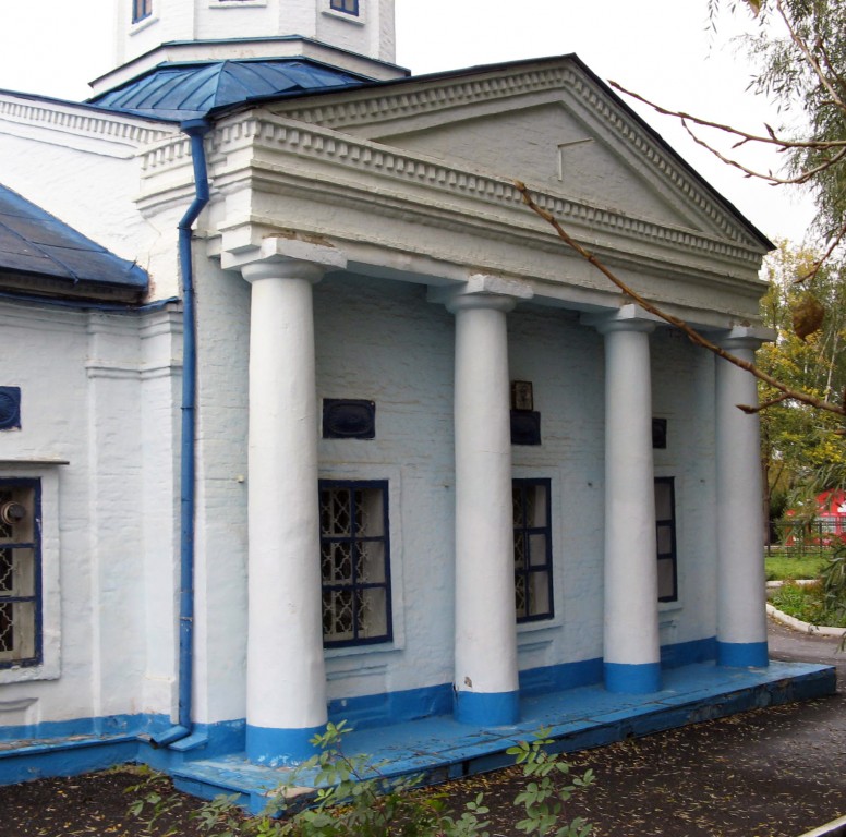 Церковь Успения Пресвятой Богородицы (Николая Чудотворца), Саранск (Саранск, город, Республика Мордовия). архитектурные детали, Портик южного фасада главного объема храма