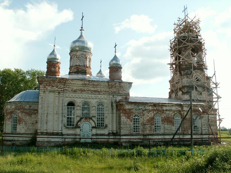 Церковь Казанской иконы Божией Матери, Нижняя Вязера (Инсарский район, Республика Мордовия). общий вид в ландшафте