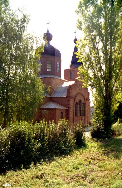 Церковь Всех Святых, Чёрное (Купянский район, Украина, Харьковская область). фасады
