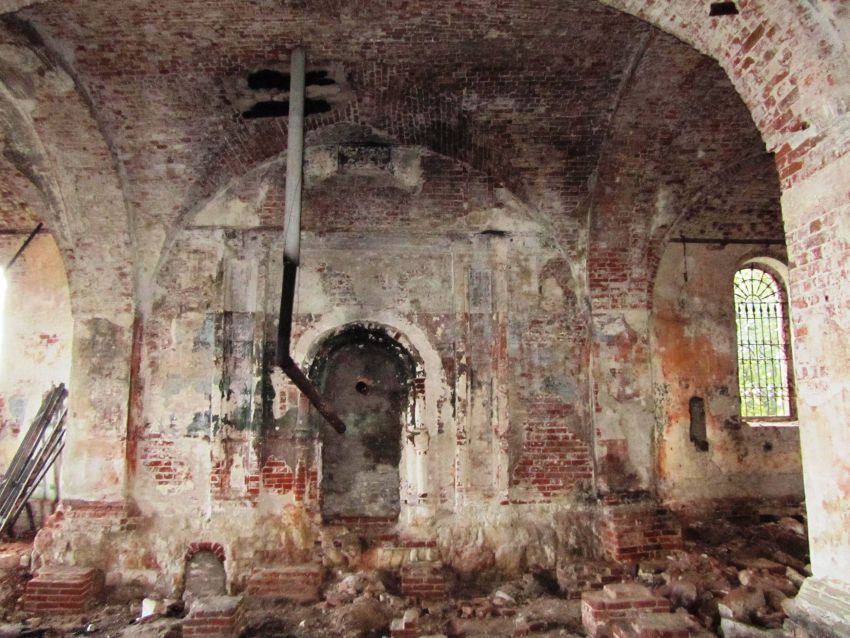Церковь Смоленской иконы Божией Матери, Кушалино (Рамешковский район, Тверская область). интерьер и убранство, вход в главный объем