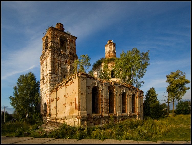 Романово. Церковь Троицы Живоначальной. фасады