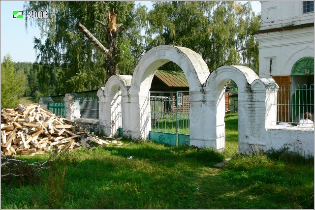 Церковь Николая Чудотворца, Степаньково (Меленковский район, Владимирская область). дополнительная информация, Западные ворота ограды
