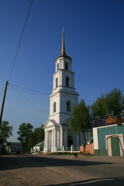 Тума. Церковь Троицы Живоначальной. фасады